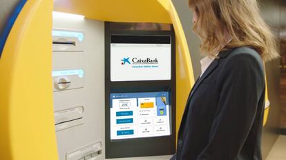 Uno de los nuevos cajeros automáticos que está renovando CaixaBank