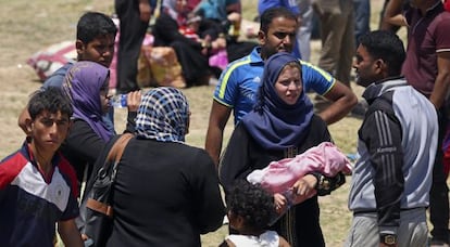 Habitants de Ramadi fugint cap a Bagdad per l'avanç de l'EI.