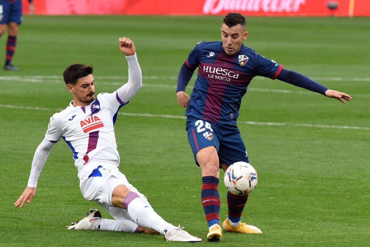 Huesca y Eibar empatan entre silbidos | Deportes | EL PAÍS