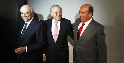 De izquierda a derecha, Francisco González, Isidro Fainé y Emilio Botín, en la reunión del Consejo Empresarial, en febrero de 2011.