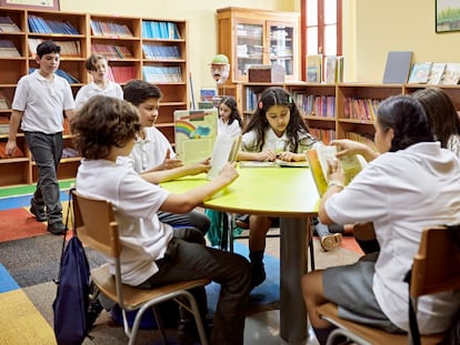 Estudiantes en el colegio