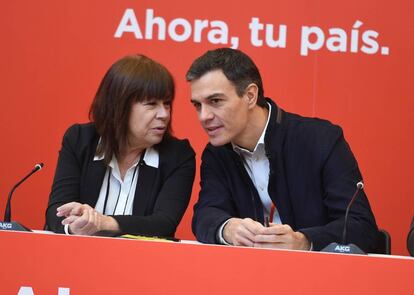 La presidenta del PSOE, Cristina Narbona, y el secretario general, Pedro Sánchez, en el último comité federal.
