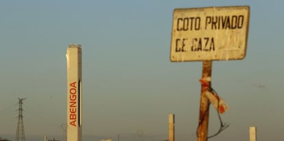 Torre de una de las plantas solares de Abengoa.