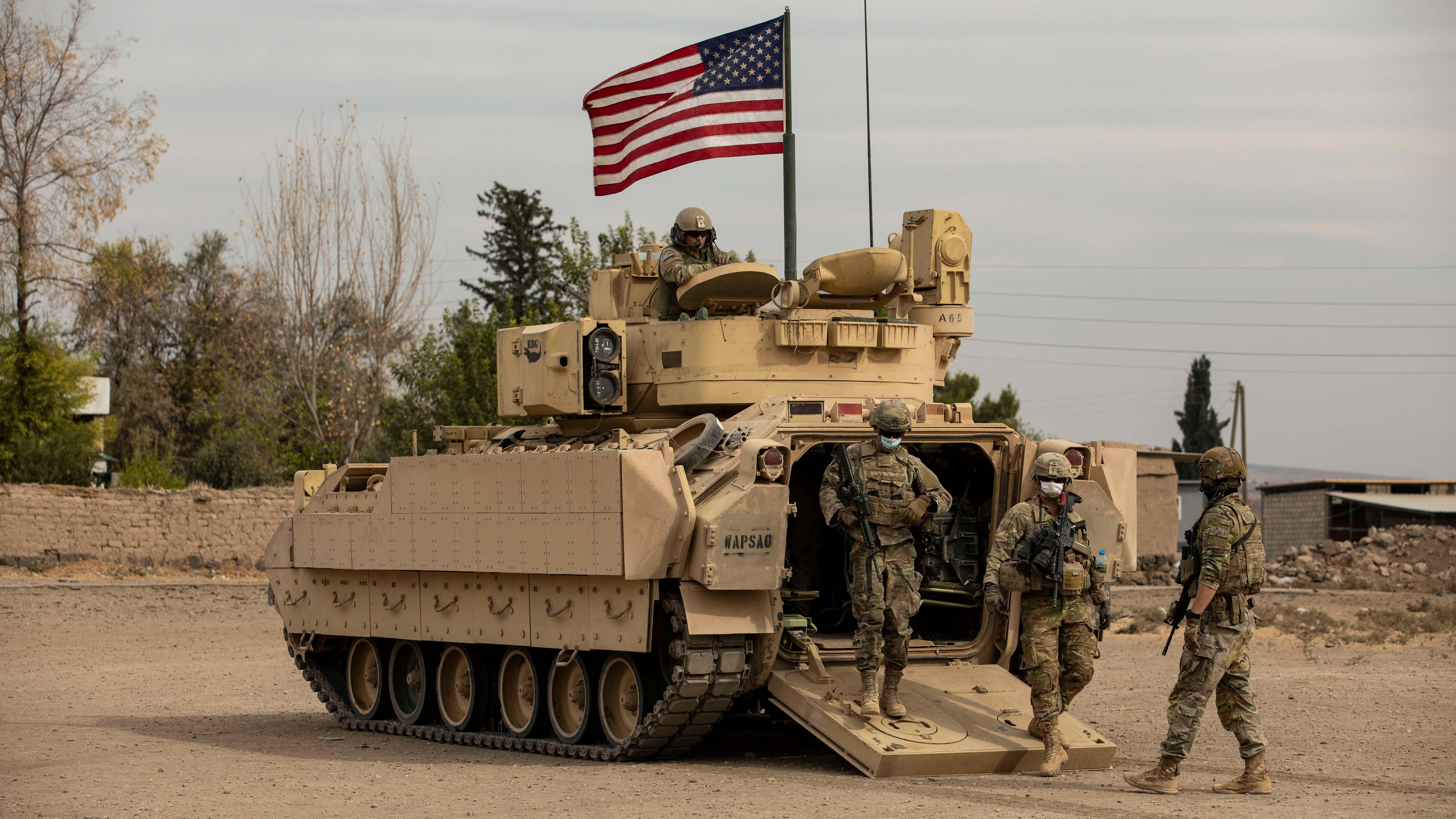 Estados Unidos refuerza su presencia militar en Oriente Próximo mientras Israel lanza su invasión en el sur de Líbano