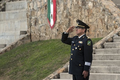 El general Genaro Fausto Lozano Espinosa durante la ceremonia de cambio de mando territorial en Acapulco, Guerrero el 17 de octubre de 2011.