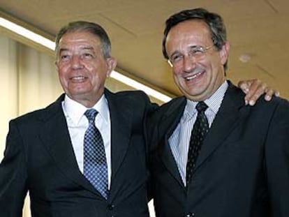Salvador Gabarró (izquierda), presidente de Gas Natural, y Rafael Vilaseca, consejero delegado.