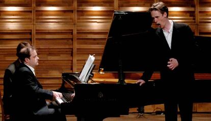 El tenor Ian Bostridge en una actuació a Tours (França).