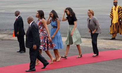 Michelle Obama, con sus hijas Sasha y Malia, y su madre Marian Robinson.