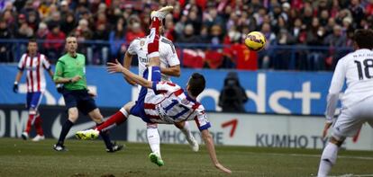 Saúl marca de chilena el segundo gol del Atlético