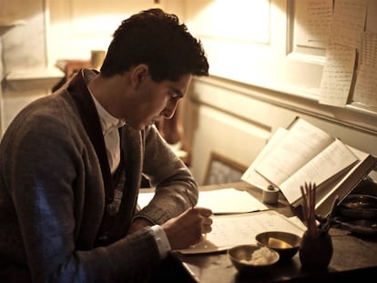 Dev Patel no papel de Ramanujan