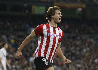 Llorente celebra un gol con el Athletic de Bilbao.