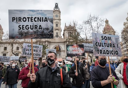 Protesta del sector de la pirotecnia valenciana por la reducción de espectáculos a causa de la covid-19.
