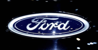 Insignia de la marca de coches Ford.