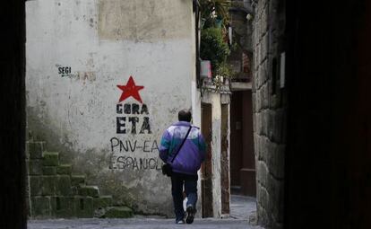 Pintada a favor de ETA en una calle de Pasaia, en 2008.