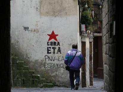 Pintada a favor de ETA en una calle de Pasaia, en 2008.