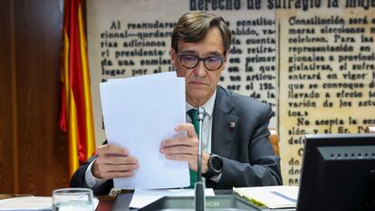 El exministro de Sanidad y candidato del PSC a las elecciones catalanas, Salvador Illa, en la comisión de investigación del Senado sobre el 'caso Koldo'.