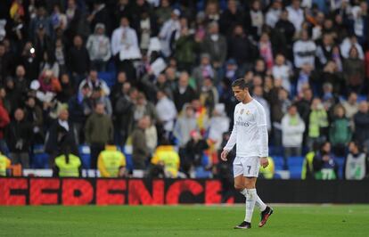 Cristiano Ronaldo deambula por el Bernabéu