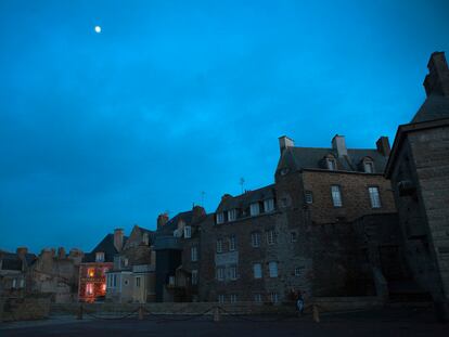 Anochece en Saint-Malo