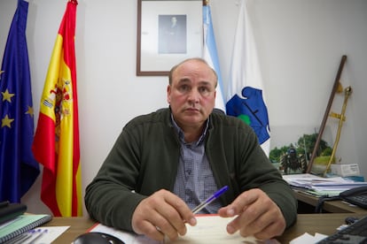 El alcalde del municipio pontevedrés de Agolada, Luis Calvo, que el miércoles mostró su "entera disposición" para combatir contra los rusos.