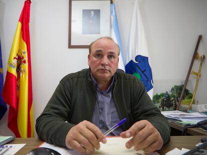 El alcalde del municipio pontevedrés de Agolada, Luis Calvo, que el miércoles mostró su "entera disposición" para combatir contra los rusos.