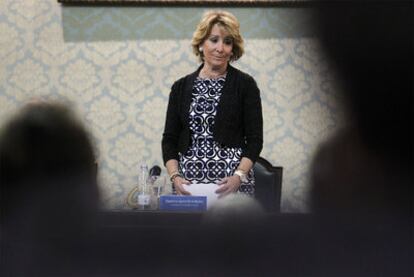 Esperanza Aguirre, ayer en la firma de un convenio en la Universidad Complutense de Madrid.