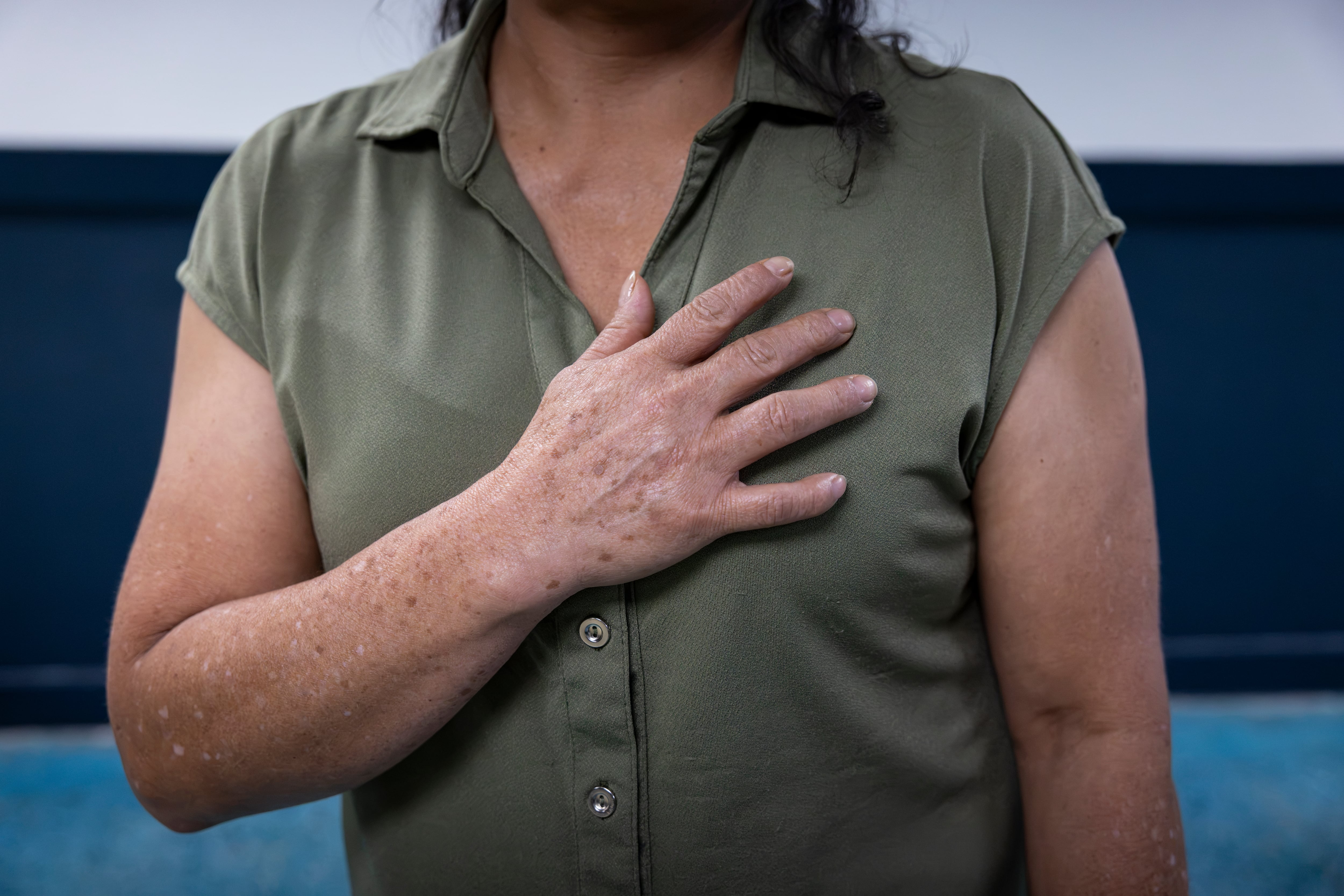 Una mujer del The Right to Freedom Network, en Miami, el 6 de septiembre.
