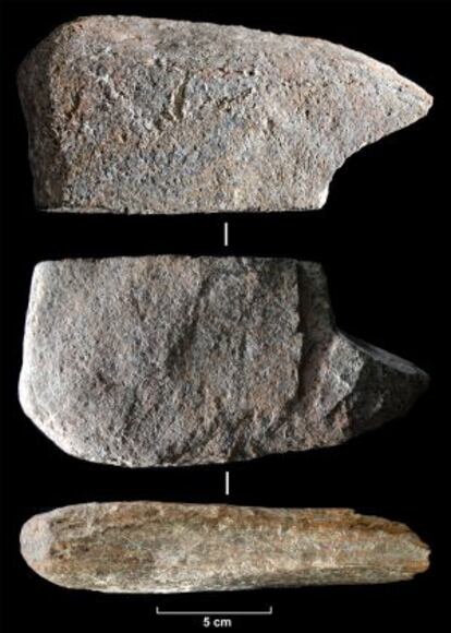 Detalles del fragmento de esquisto encontrado en Tarragona.