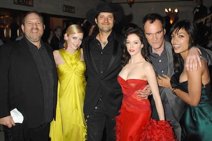Harvey Weinstein, Marley Shelton, Robert Rodriguez, Rose McGowan, Quentin Tarantino y Rosario Dawson en el estreno de ‘Grindhouse’.