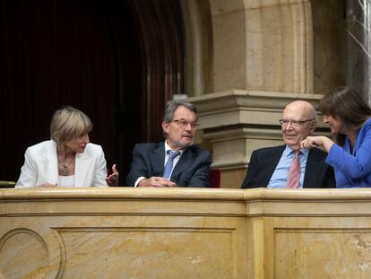 Los expresidentes del Parlament de Cataluña Laura Borras, Joan Rigol y Carme Forcadell, junto con el expresidente de la Generalitat Artur Mas.