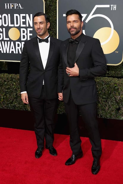 Ricky Martin, encargado de entregar uno de los premios de la gala, junto a Jwan Yosef.