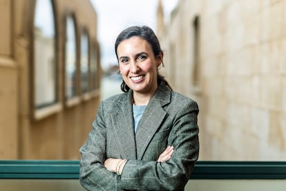 Leticia López-Cotelo, directora de Acompartir, en la sede de la organización, situada en la Iglesia de los Jerónimos de Madrid.