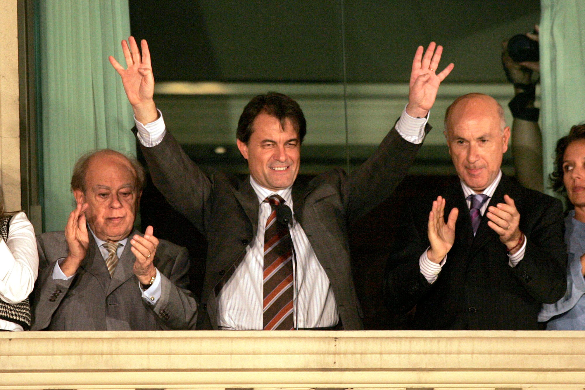 De izquierda a derecha, Jordi Pujol, Artur Mas y Josep Antoni Duran Lleida celebran los resultados de CiU en las elecciones autonómicas catalanas de 2010.