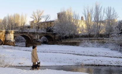 El Parador de San Marcos, en León, bajo la nieve el pasado día 22.