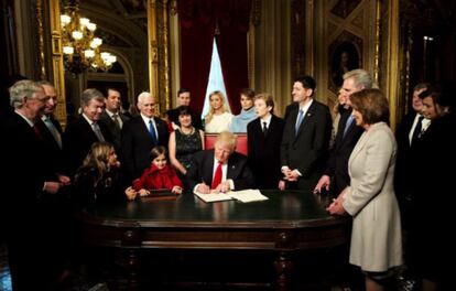 En las fotografías, la nueva familia presidencial se muestra muy a gusto con la nueva residencia. Como se conoce, todos ellos pasaron la noche del viernes en la Casa Blanca acompañando a Trump.