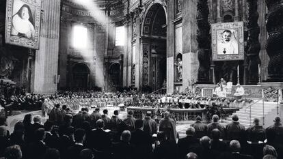 En la monumental bas&iacute;lica de San Pedro, el centro neur&aacute;lgico de las ceremonias, se celebran las beatificaciones, como esta de 2005.