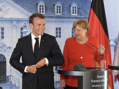 Macron y Merkel pactan la refundación del euro