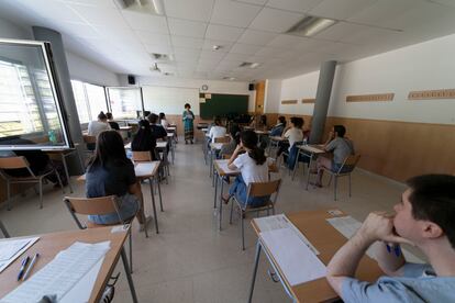 Opositores a profesor de secundaria en Teruel, el 15 de junio.