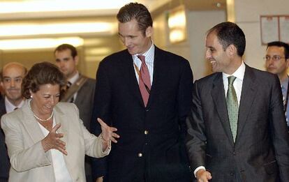 Rita Barber&aacute;, el duque de Palma y Francisco Camps, en uno de los encuentros del congreso Valencia Summit patrocinados en Valencia.  