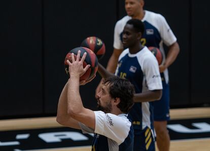 Llull, Garuba y Tavares, en el entrenamiento del Real Madrid