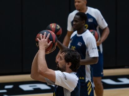 Llull, Garuba y Tavares, en el entrenamiento del Real Madrid