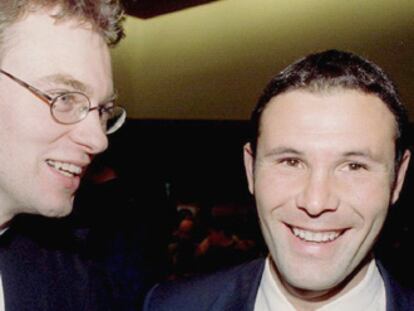 El abogado Jean-Louis Dupont y Jean-Marc Bosman, en 1995.