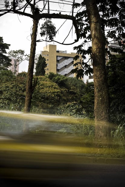 The 5G tower in the El Poblado neighborhood of Medellín.