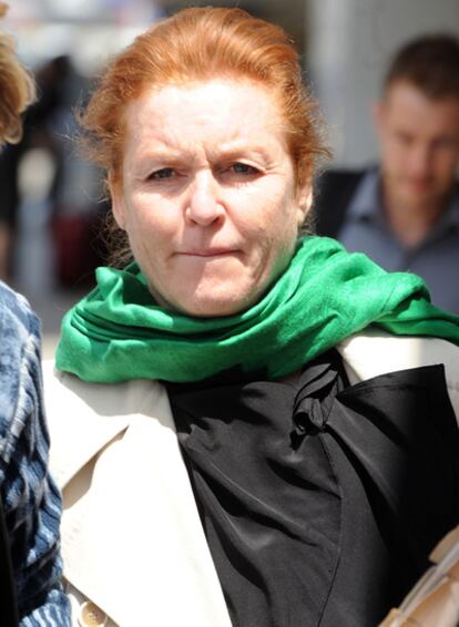 Sarah Ferguson a su llegada al aeropuerto de Los Ángeles el 23 de mayo de 2010