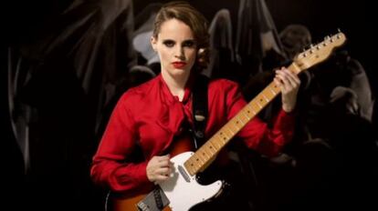 Anna Calvi.