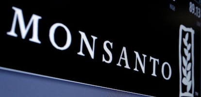 Pantalla con el nombre de Monsanto en la Bolsa de Nueva York.