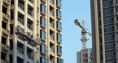 Edificios en construcción en Yichang (Hubei, China).