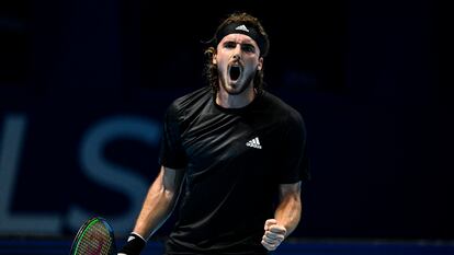 Tsitsipas, durante su partido contra Rublev en el O2 de Londres.