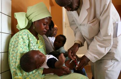 La Alianza para la Vacunación Infantil -Gavi, Fundación la Caixa y Fundación Gates- lleva 10 años apoyando campañas de vacunación en Mozambique.