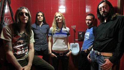 Los integrantes de la banda Sex Museum, fotografiados en 2011 en un local de Malasaña.