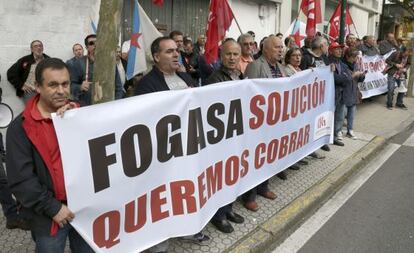 Trabajadores afectados por el atraso en los pagos del Fogasa, en una protesta celebrada en Galicia en noviembre de 2014